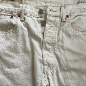 Levi’s high rise straight jeans in a 28